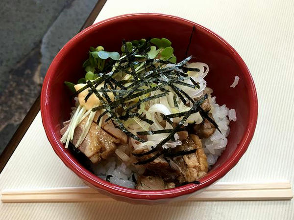 ミニチャーシュー丼 300円