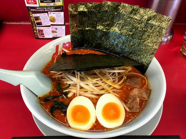 辛味噌ネギラーメン 840円 ＋ 味付玉子 110 円 ＋ 海苔増し（5枚） 110円