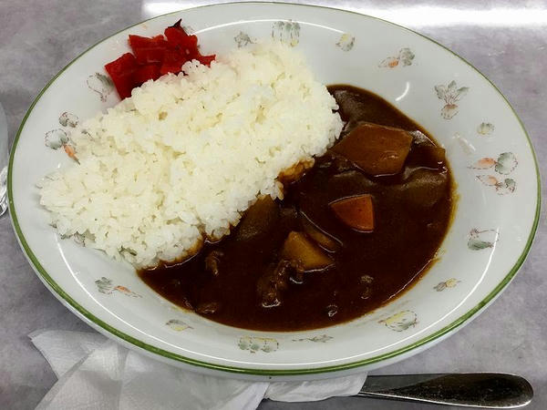 競馬場内でいただいたカレーライス