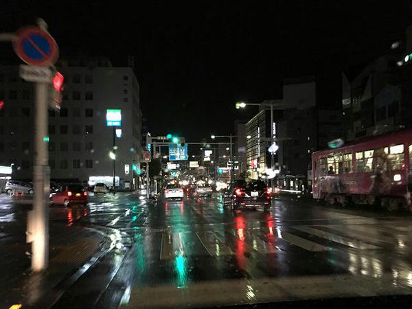 雨の中高知市内へと