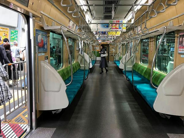 東急7000系電車の車内