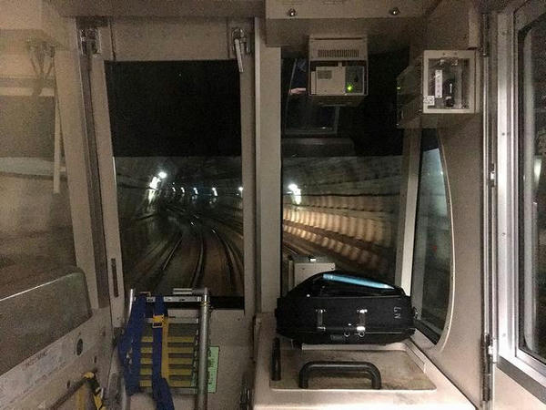 目黒駅を出て東京メトロ南北線へ