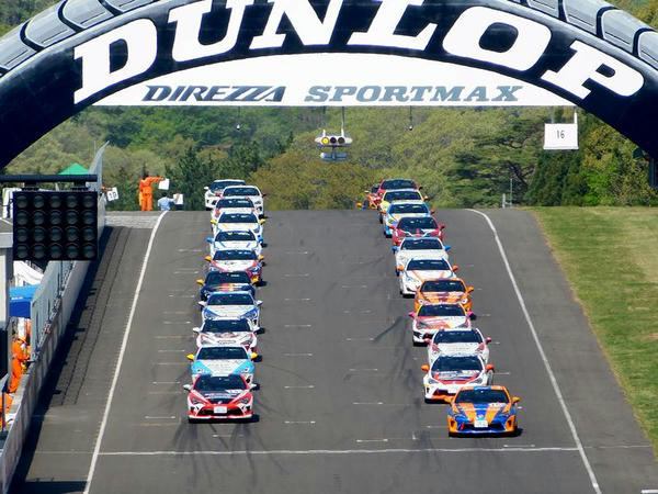86/BRZレースクラブマン決勝Aレース スタート前