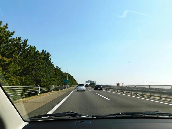 仙台東部道路を走行