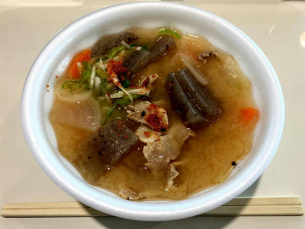 豚汁 360円