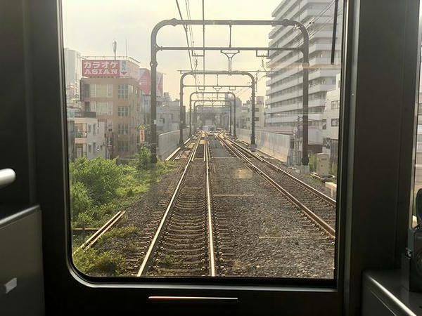 下北沢駅進入