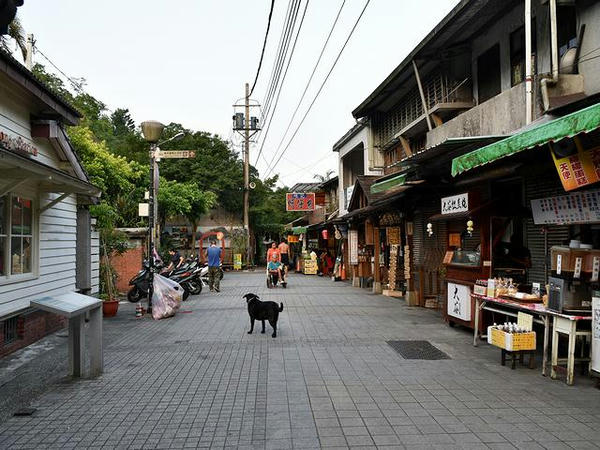 菁桐駅前の通り