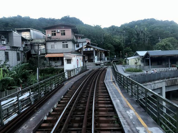 嶺脚駅進入