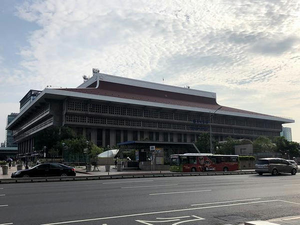 朝の台北駅