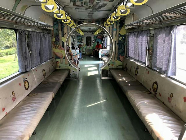 乗車した最後尾車両の車内