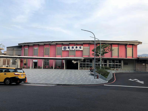 蘇澳駅の駅舎