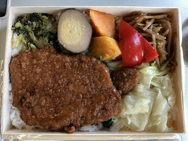 高鉄弁当「香滷肉排」の中身