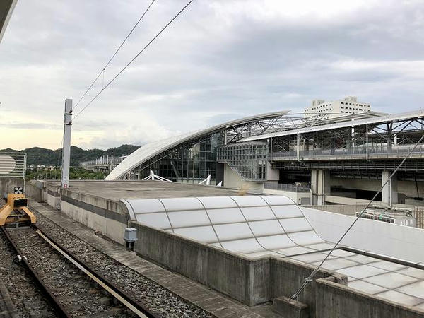 六家駅から見た高鉄の新竹駅