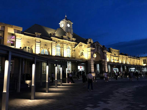 夜の新竹駅駅舎