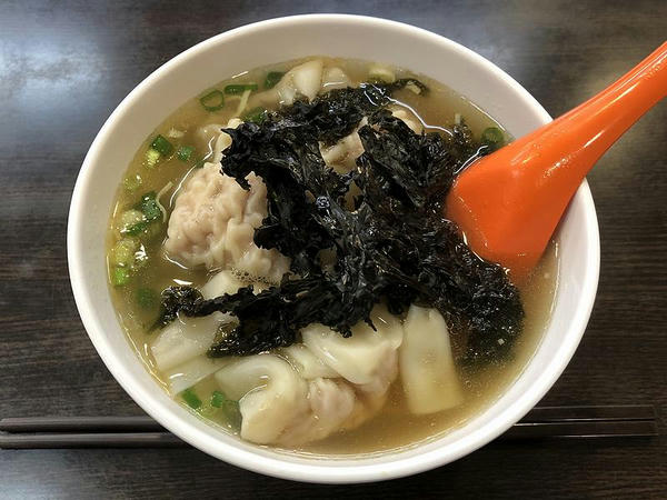 夕食にいただいたワンタン