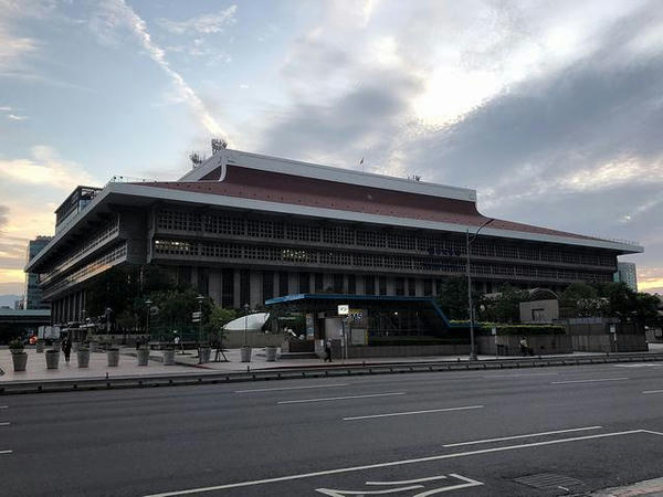 朝の台北駅