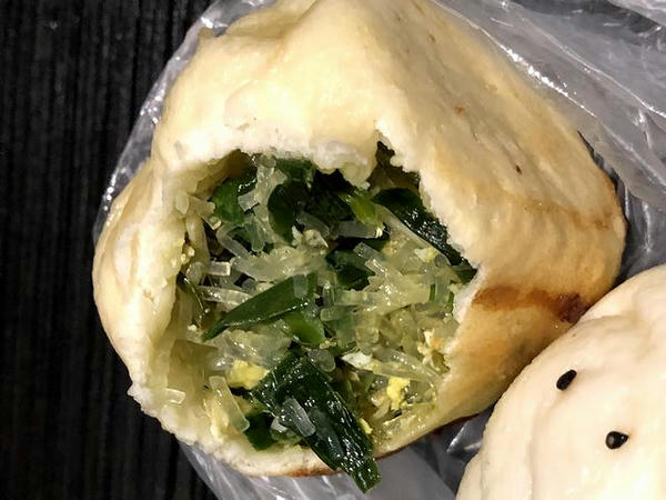 鮮肉包と韮菜包の中身