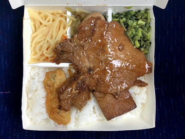 車中で食べた台鉄弁当（高雄駅Ver.）