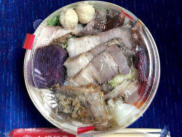 車中で食べた台鉄弁当（花蓮駅Ver.）