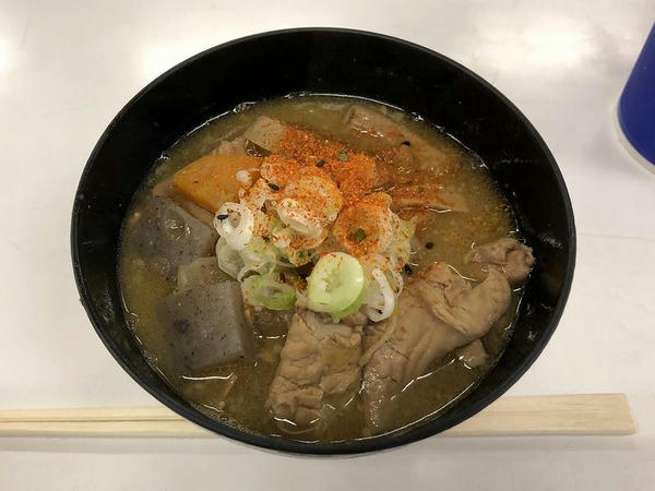 もつ煮込み 350円