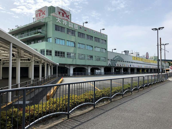 大井競馬場正門