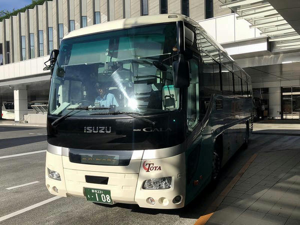 バスタ新宿に入ってきた高速バス