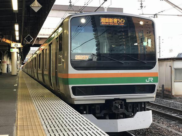 宇都宮駅に停車中のJR湘南新宿ライン普通列車