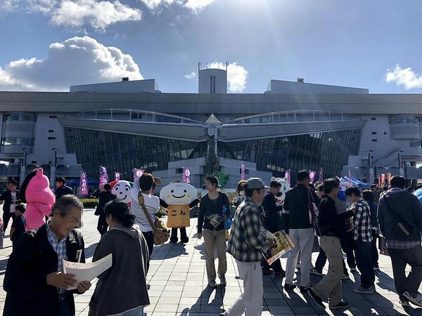 開門直後の盛岡競馬場