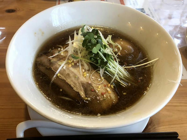 醤油そば 800円