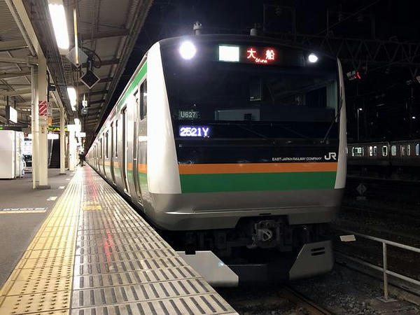宇都宮駅に停車中の湘南新宿ライン普通列車
