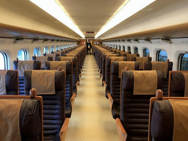 2号車の車内