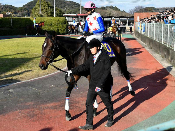 (10)グレイトパール号（牡6・佐賀）と鮫島克也騎手（佐賀）