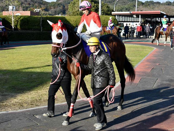 (11)スーパージェット号（牡4・佐賀）と山口勲騎手（佐賀）