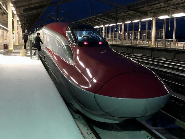 那須塩原駅に停車中のなすの254号