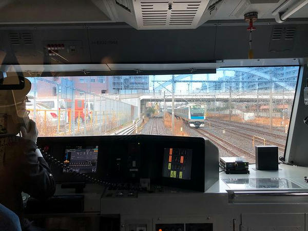 さいたま新都心駅発車直後に緊急停止
