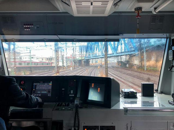 川崎駅発車直後