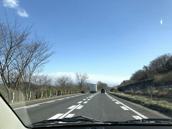 朝の東北道を北上