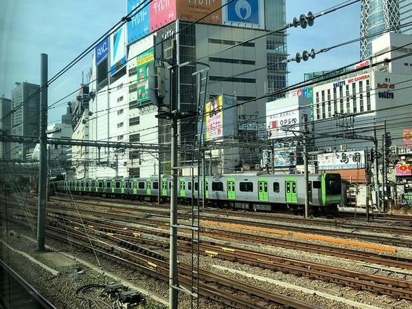 新宿駅手前