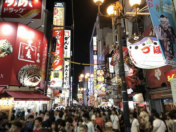 夜の道頓堀筋