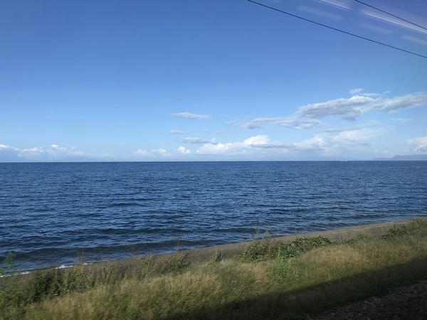 車窓から見た内浦湾