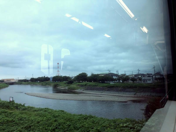 新治駅－下館駅間で五行川を渡る