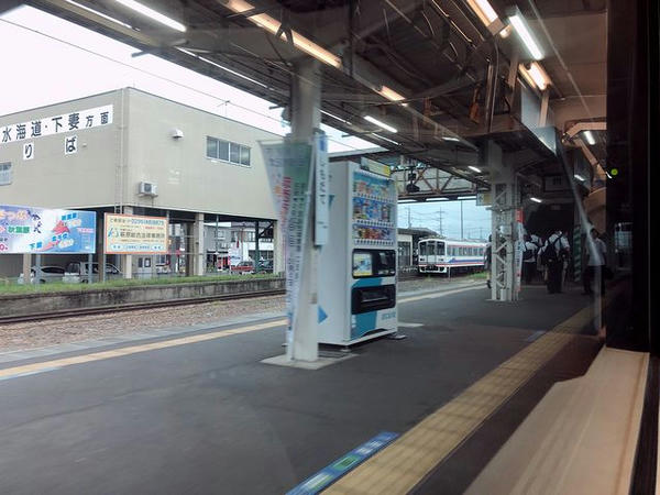 下館駅に到着