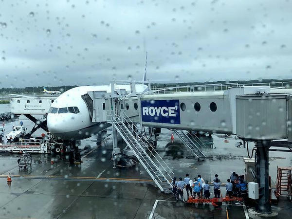 新千歳空港に到着したANA061便