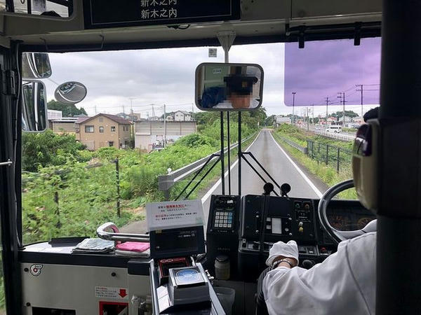 かしてつバス専用道路を走行