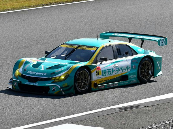 #52 埼玉トヨペットGB マークX MC（吉田広樹選手）