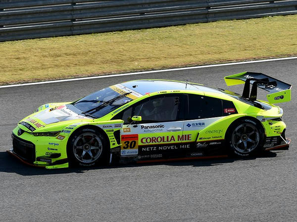 #30 TOYOTA GR SPORT PRIUS PHV apr GT（織戸学選手）