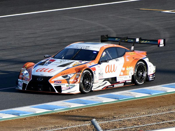 GT500のポールポジションを獲得した#36 au TOM'S LC500（関口雄飛選手）