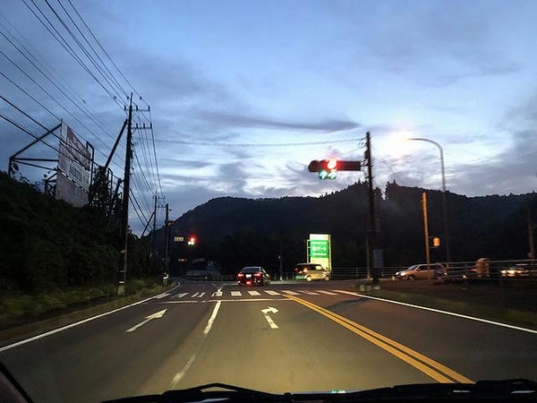 国道123号の北ゲート入口交差点
