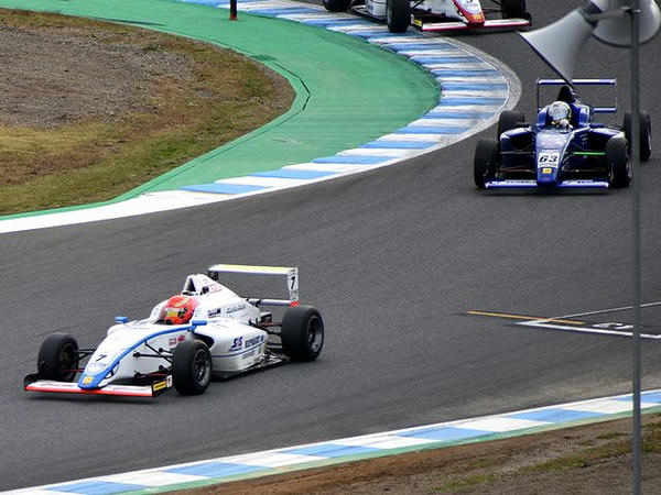 レース再開後逃げに入る#7佐藤蓮選手