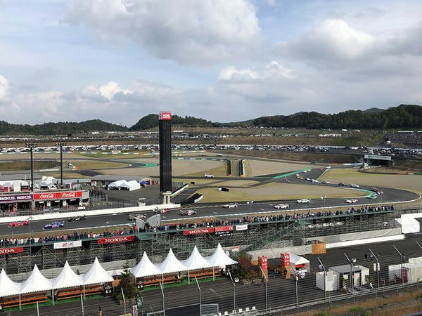 GT300クラスのスタート